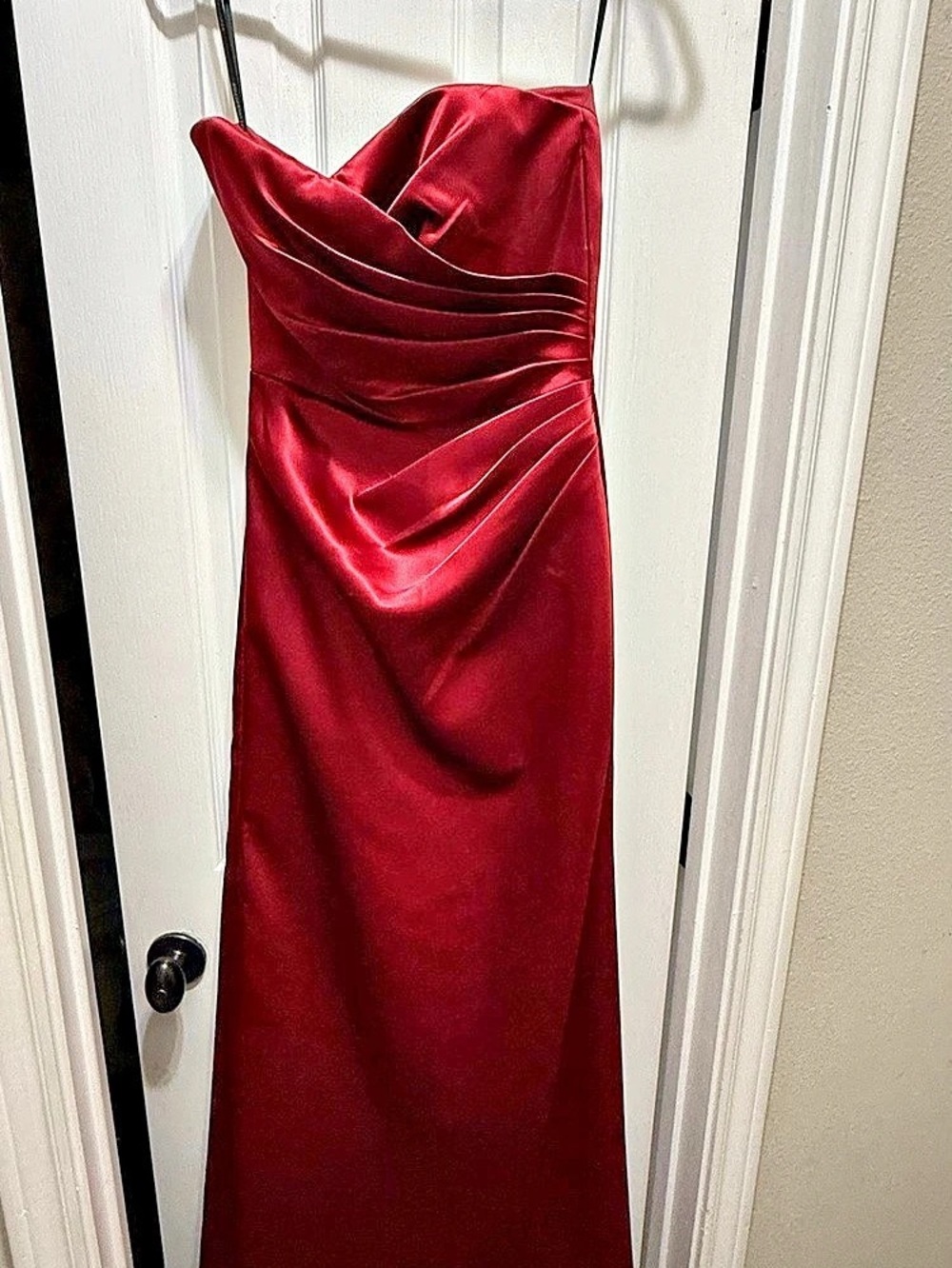 Jessica Howard Burgundy Satin Maxi Dress Size 2 Like New